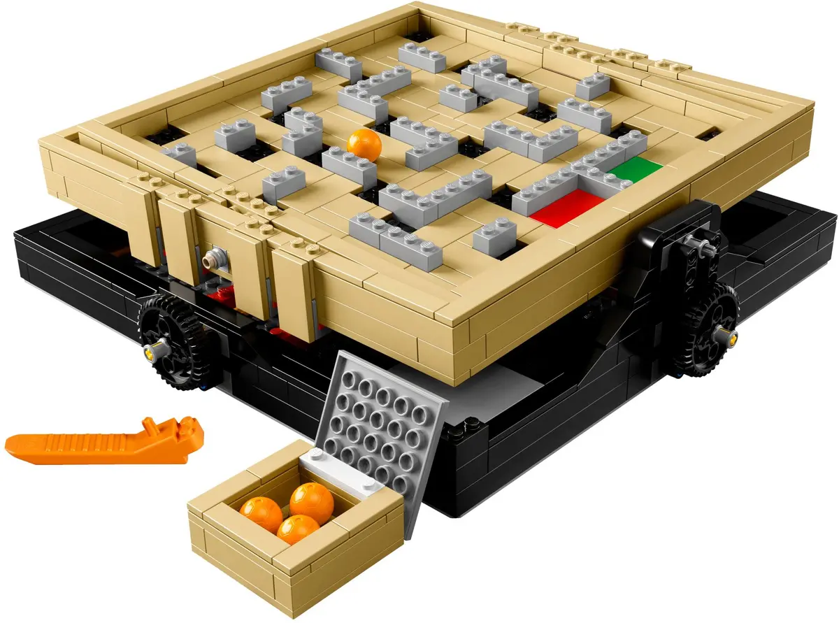 LEGO Ideas 21305 Maze set