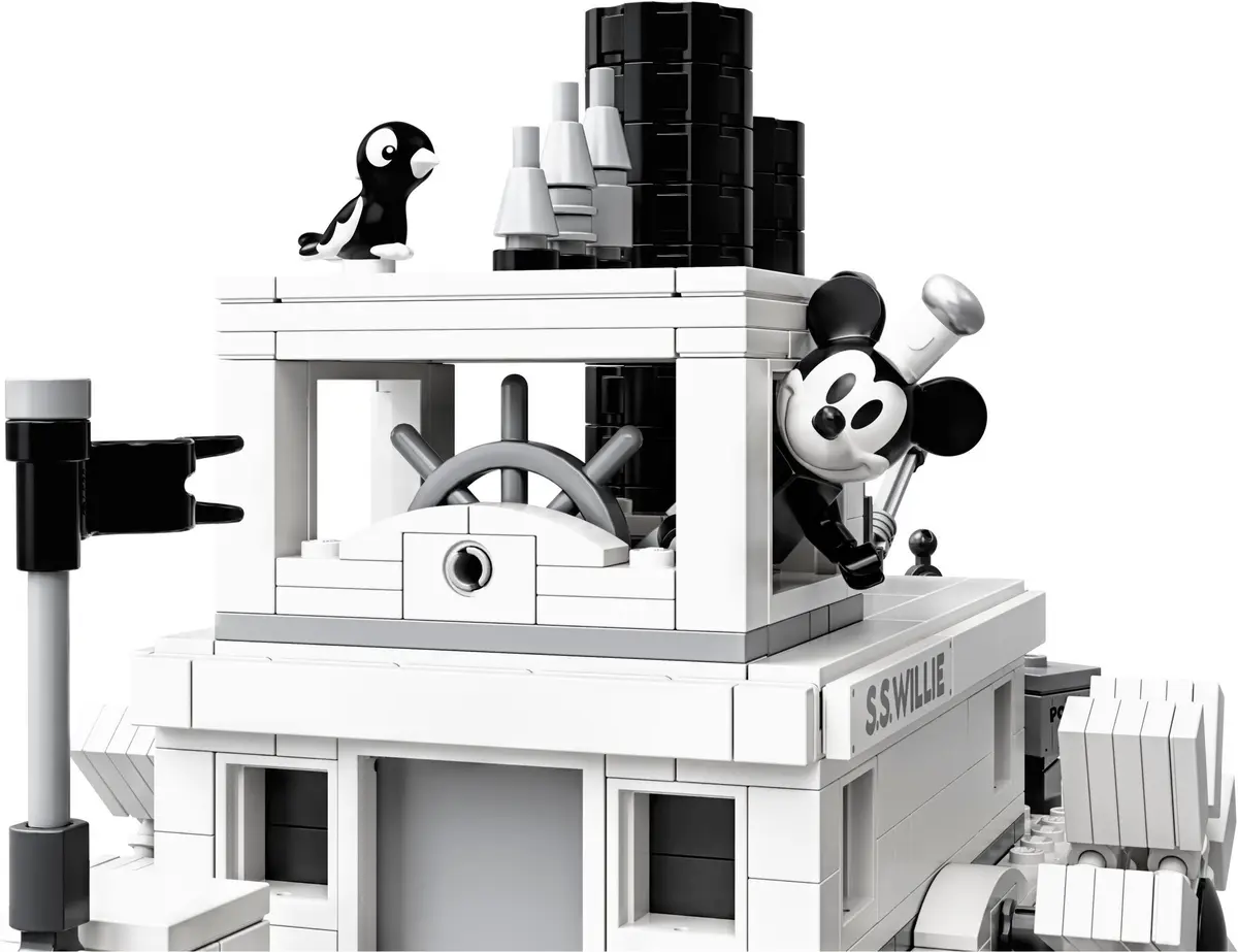 LEGO Ideas 21317 Steamboat Willie set, image 13