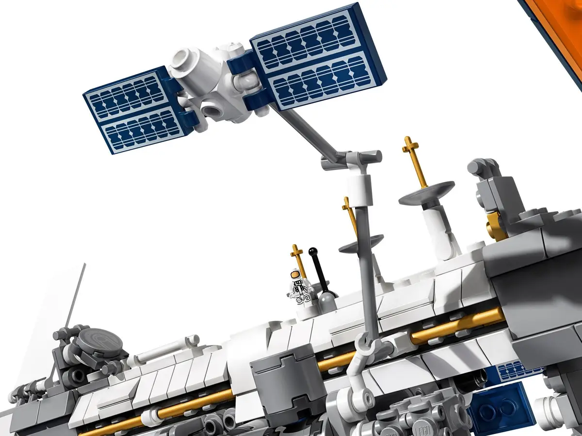 LEGO Ideas 21321 International Space Station set, image 12