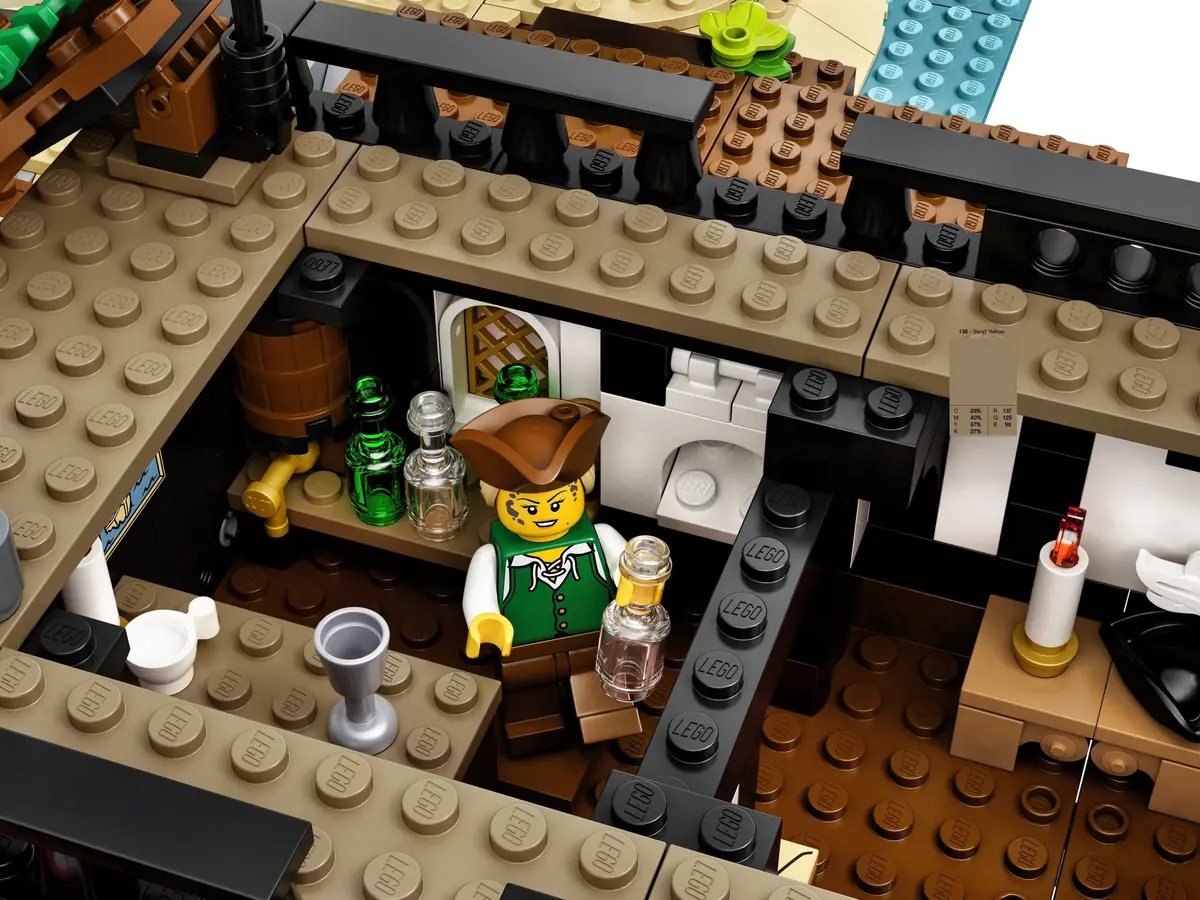 LEGO Ideas 21322 Pirates of Barracuda Bay set, image 49