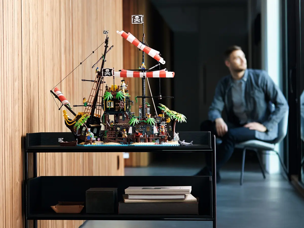 LEGO Ideas 21322 Pirates of Barracuda Bay set, image 28