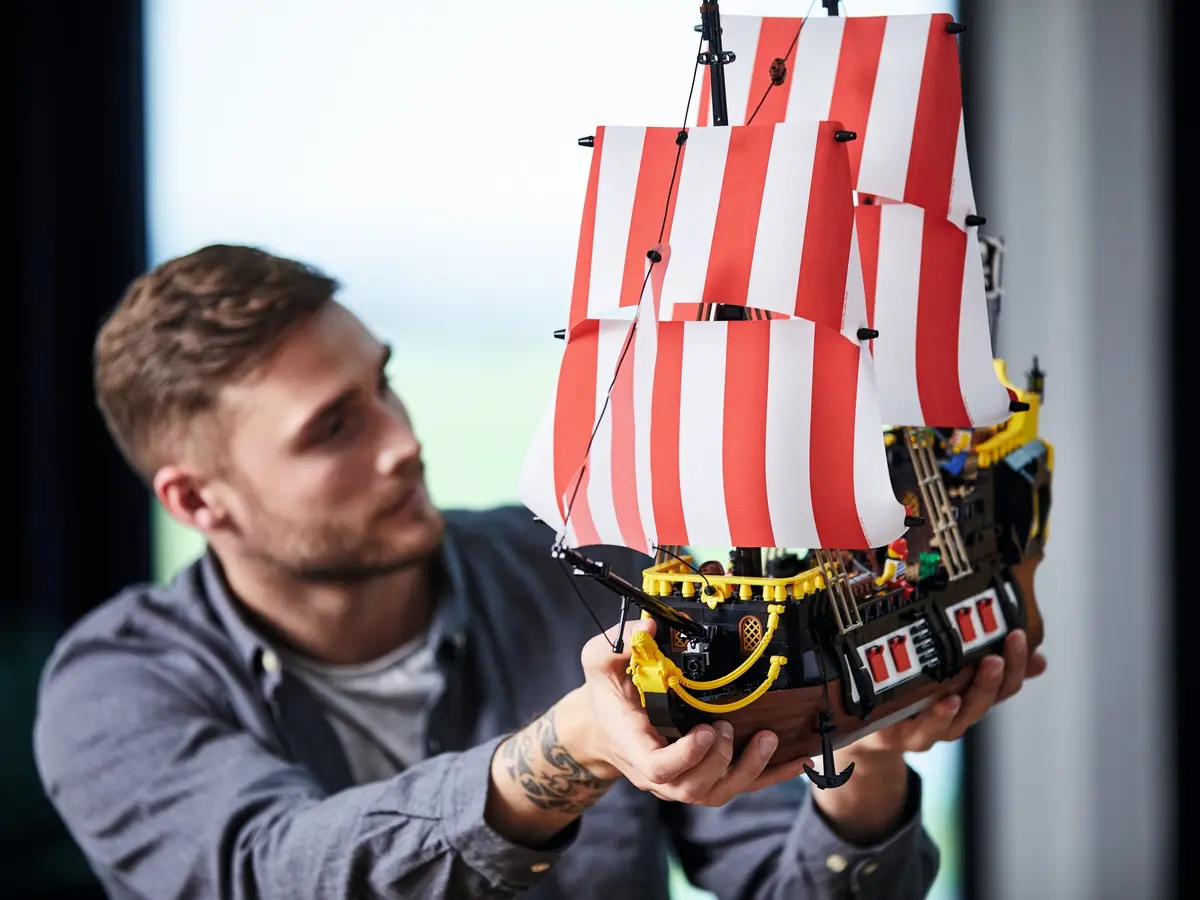 LEGO Ideas 21322 Pirates of Barracuda Bay set, image 23