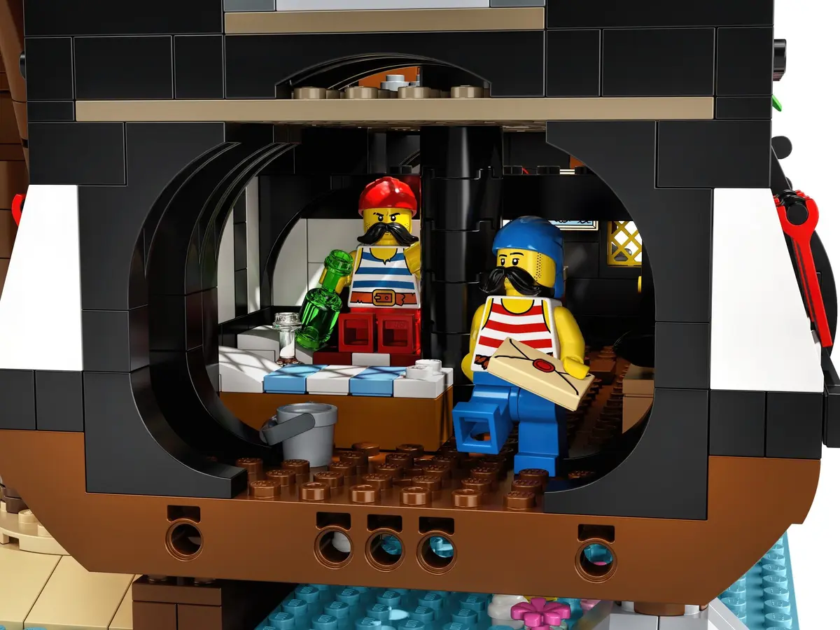 LEGO Ideas 21322 Pirates of Barracuda Bay set, image 48
