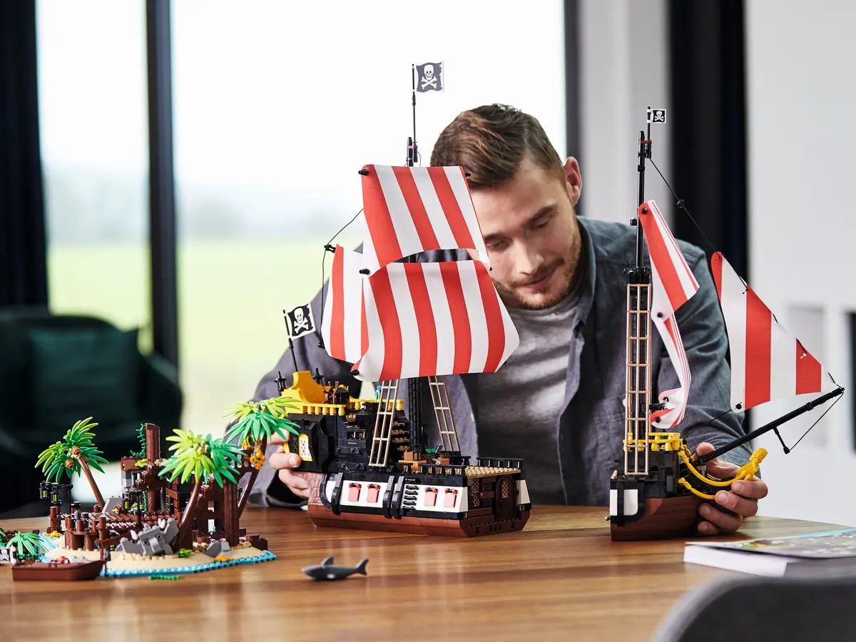 LEGO Ideas 21322 Pirates of Barracuda Bay set, image 20