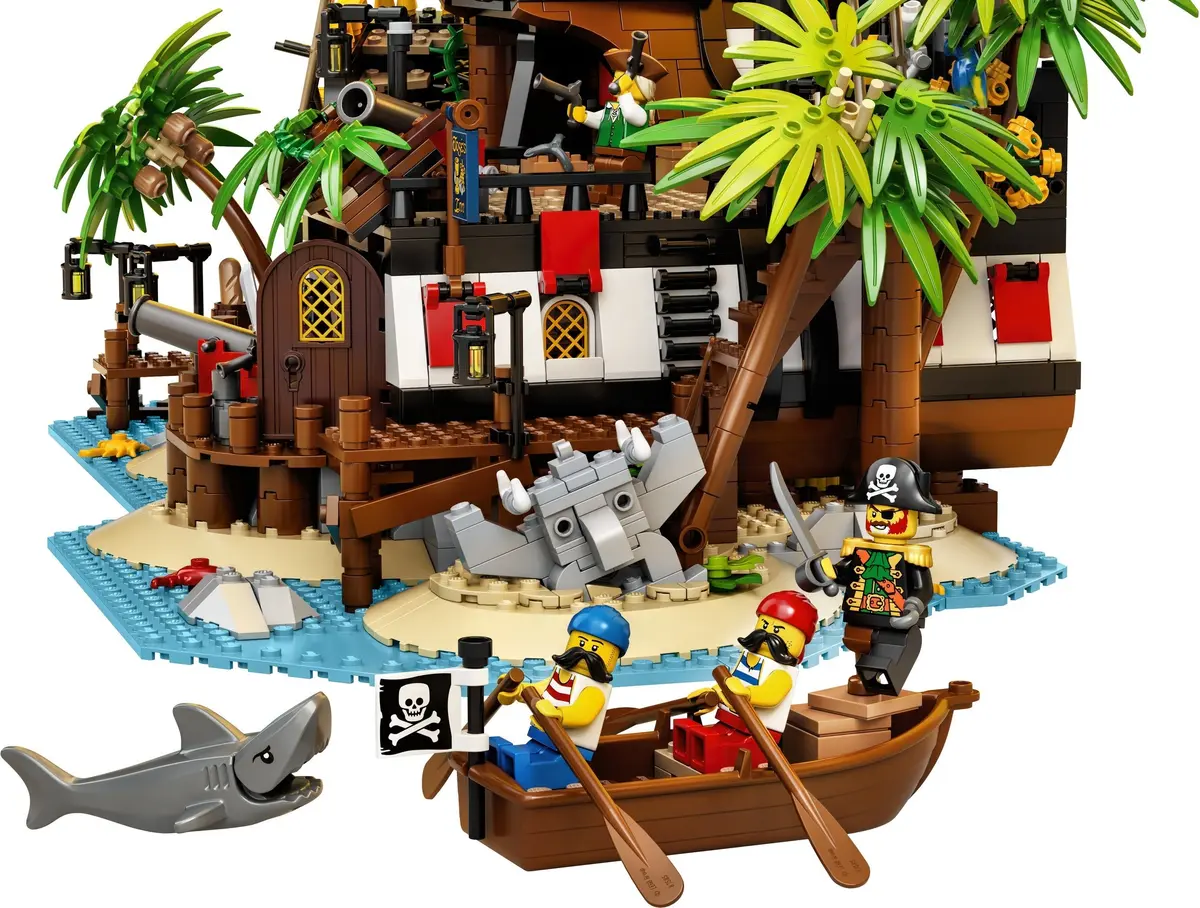 LEGO Ideas 21322 Pirates of Barracuda Bay set, image 11