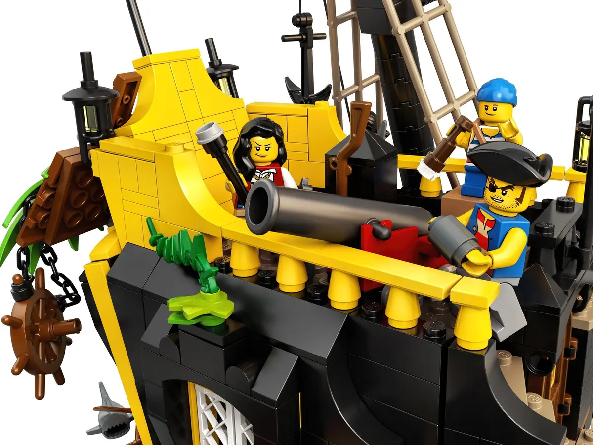 LEGO Ideas 21322 Pirates of Barracuda Bay set, image 12