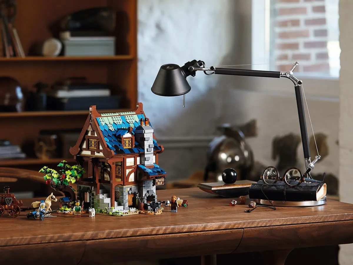 LEGO Ideas 21325 Medieval Blacksmith set, image 14