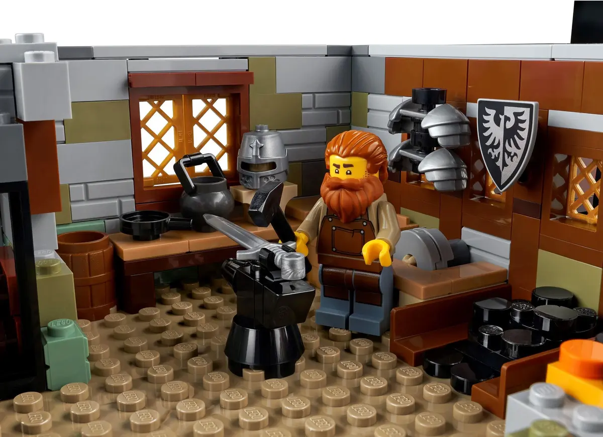 LEGO Ideas 21325 Medieval Blacksmith set, image 8
