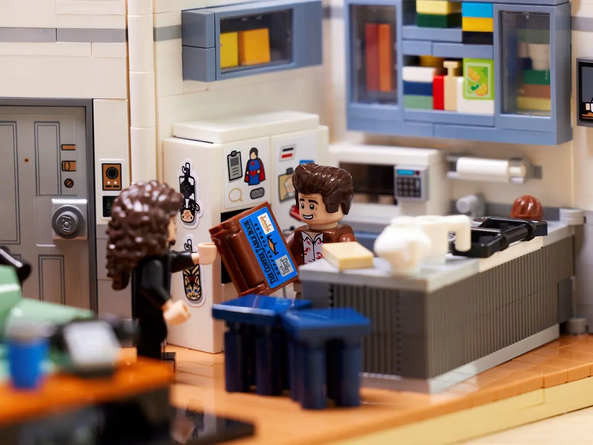 LEGO Ideas 21328 Seinfeld set, image 8