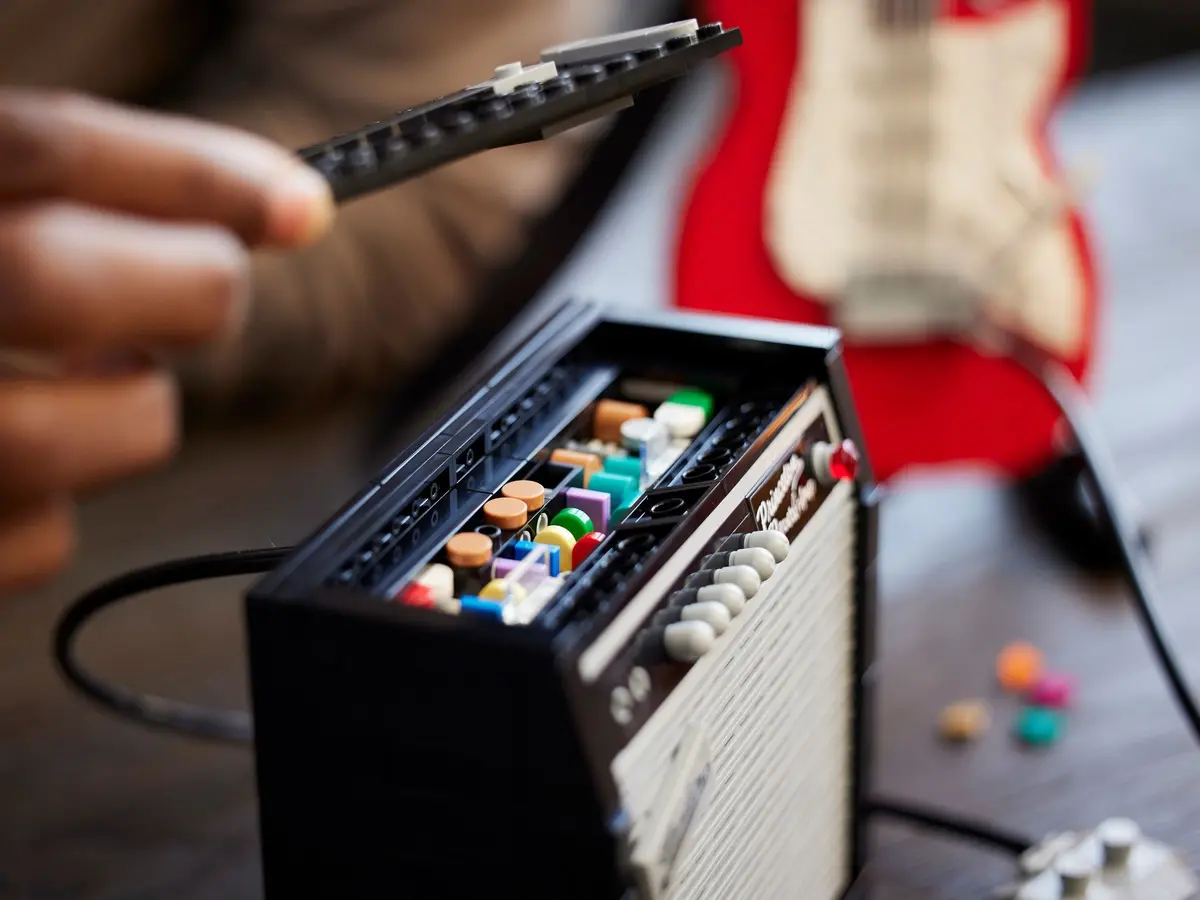LEGO Ideas 21329 Fender Stratocaster set, image 7
