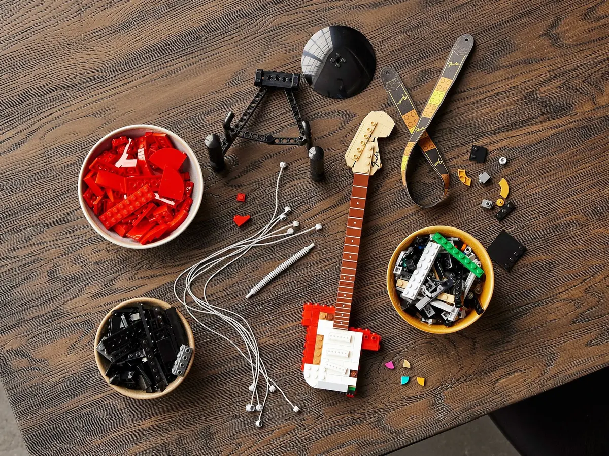 LEGO Ideas 21329 Fender Stratocaster set, image 14
