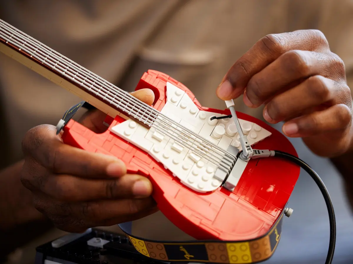 LEGO Ideas 21329 Fender Stratocaster set, image 6