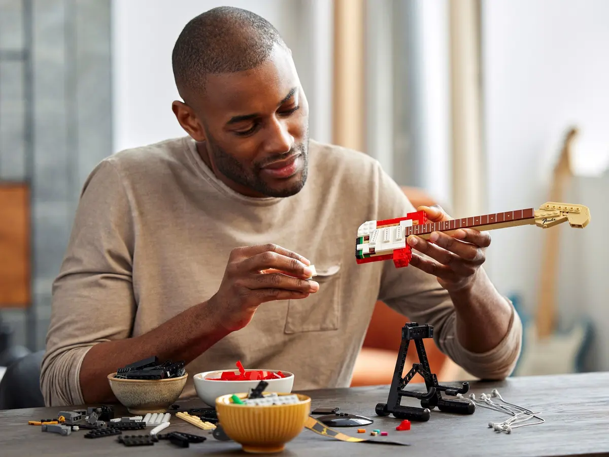 LEGO Ideas 21329 Fender Stratocaster set, image 10