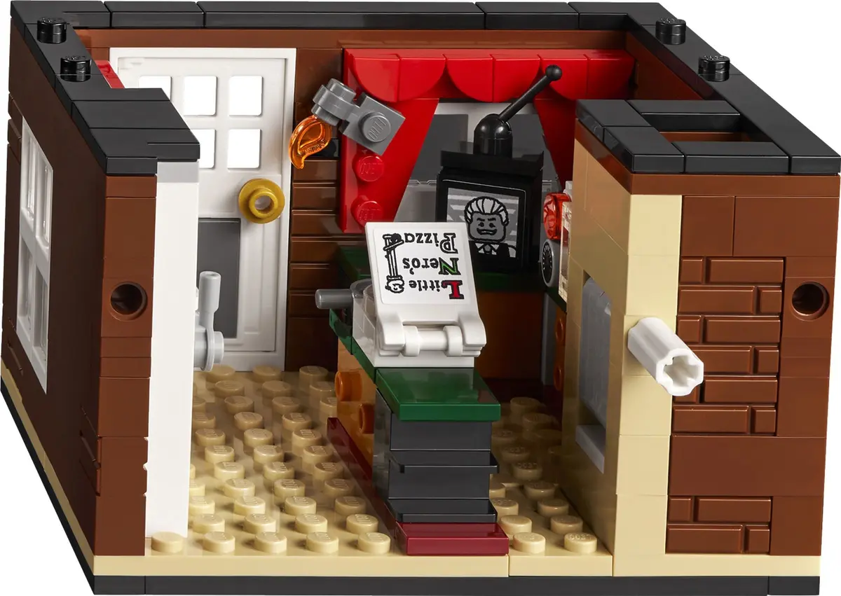 LEGO Ideas 21330 Home Alone set, image 7