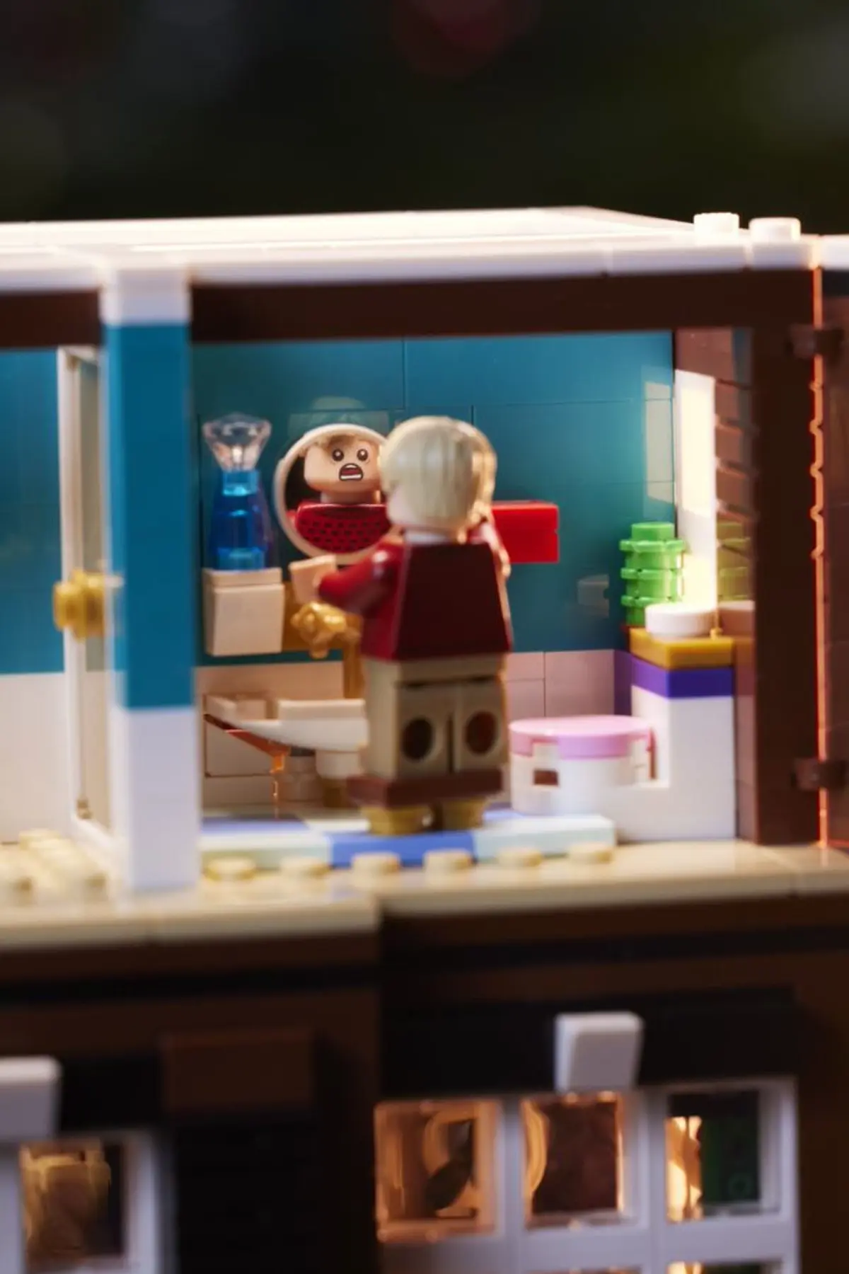 LEGO Ideas 21330 Home Alone set, image 28