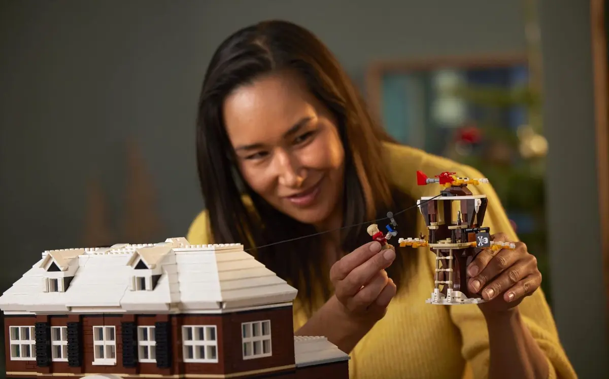 LEGO Ideas 21330 Home Alone set, image 24