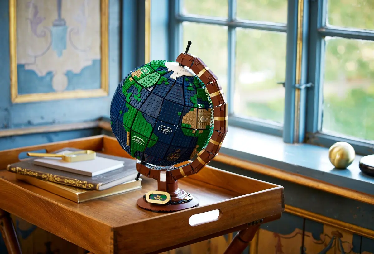 LEGO Ideas 21332 The Globe set, image 8