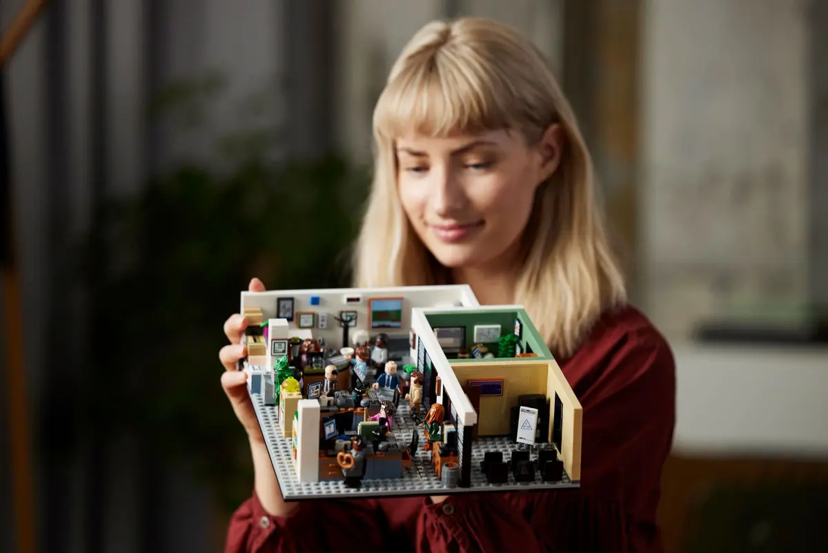 LEGO Ideas 21336 The Office set, image 5