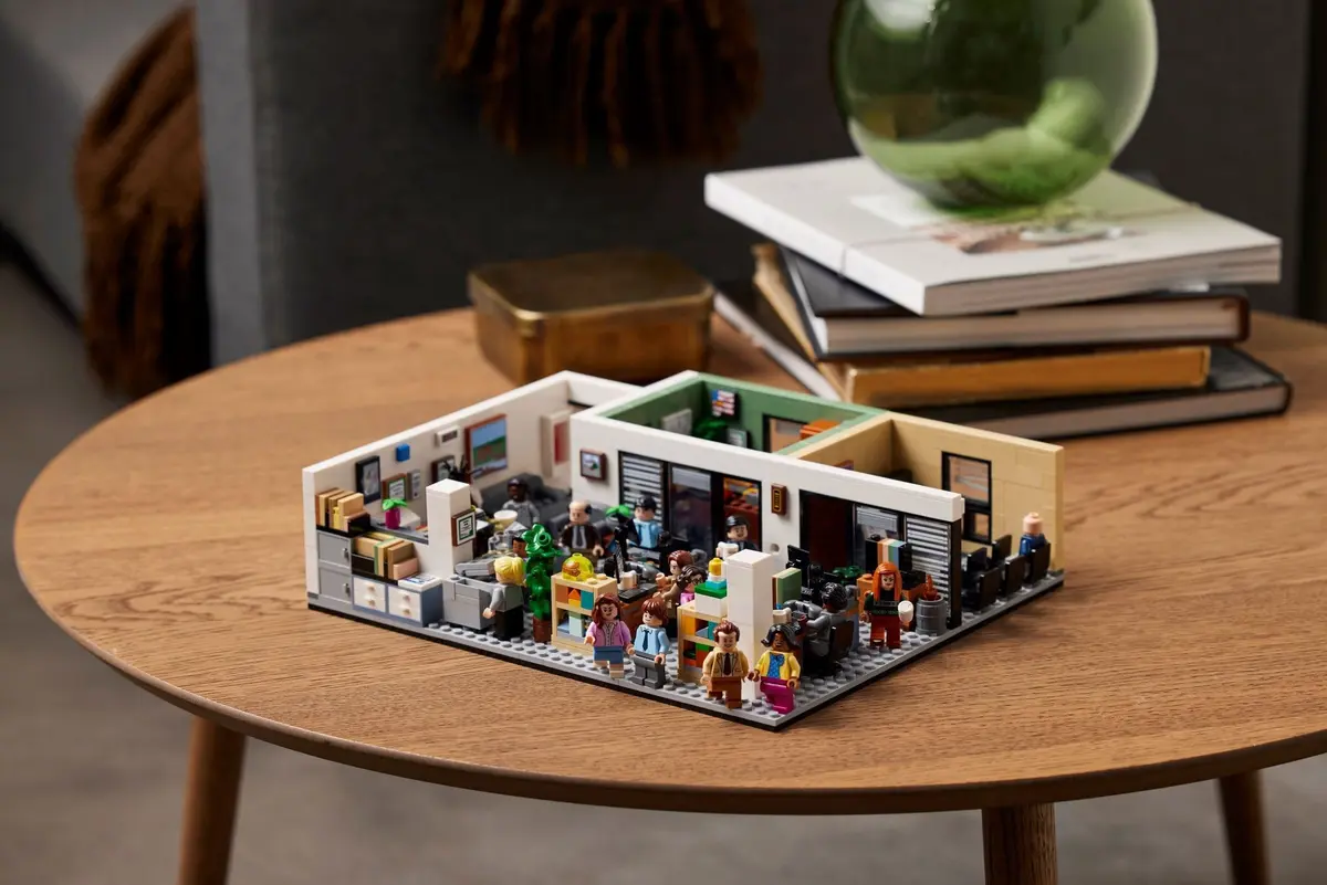 LEGO Ideas 21336 The Office set, image 4