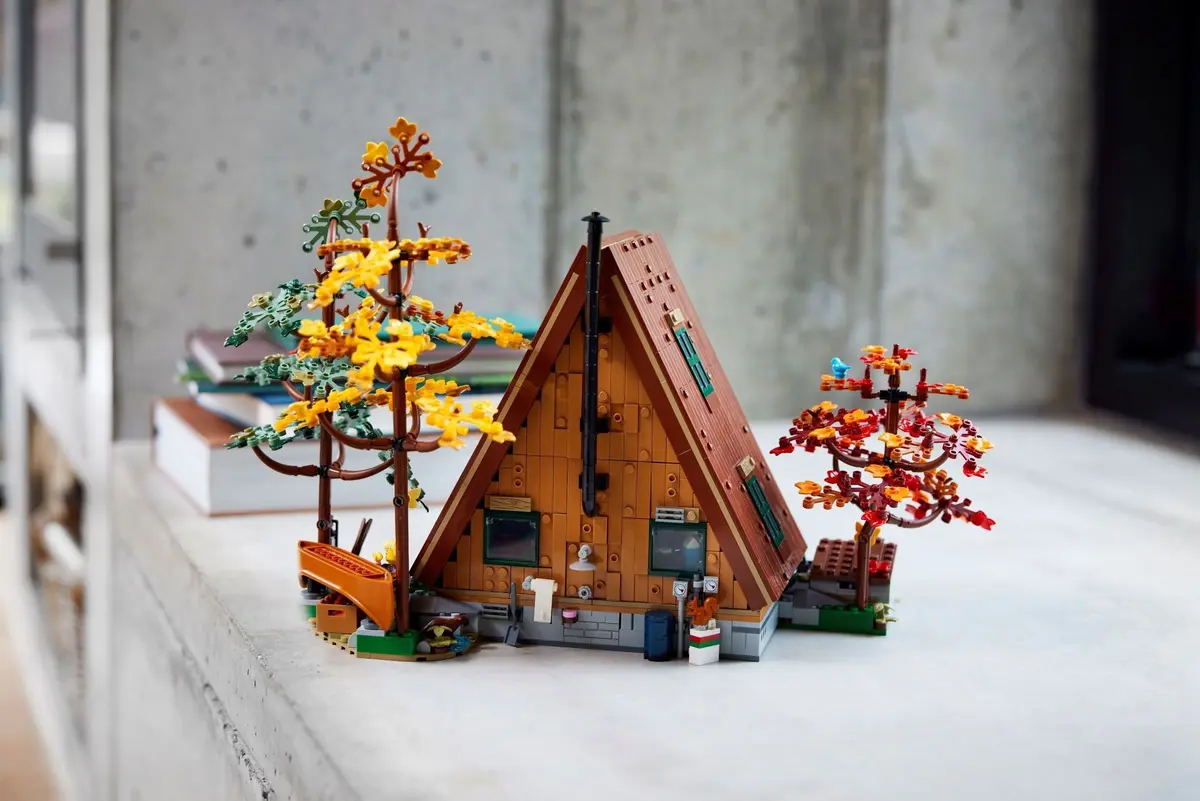 LEGO Ideas 21338 A-Frame Cabin set, image 9