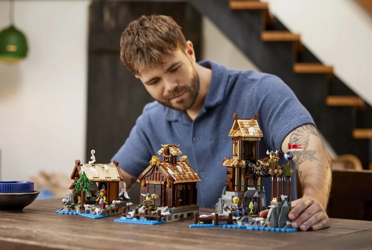 LEGO Ideas 21343 Viking Village set, image 3