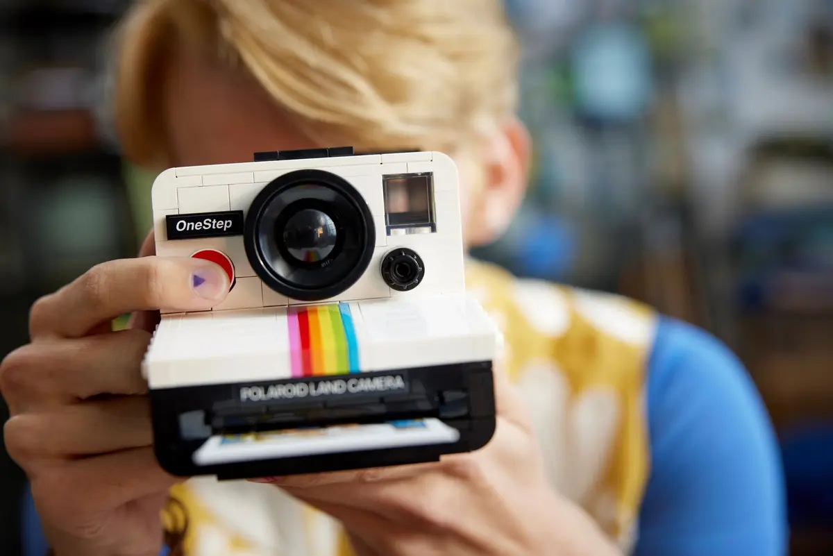 LEGO Ideas 21345 Polaroid OneStep SX-70 Camera set, image 8
