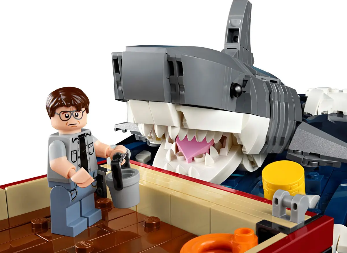 LEGO Ideas 21350 Jaws set, image 4