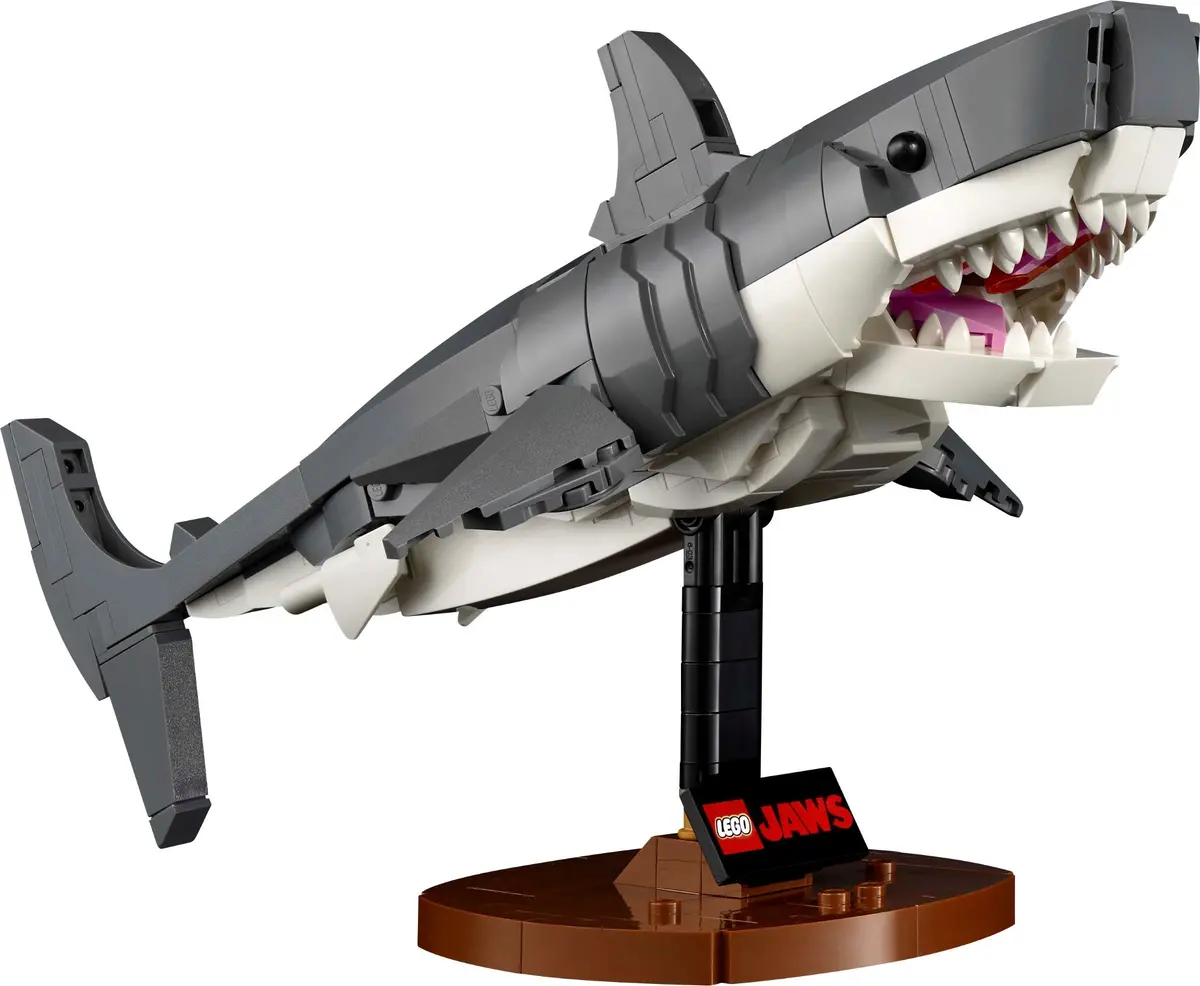 LEGO Ideas 21350 Jaws set, image 2