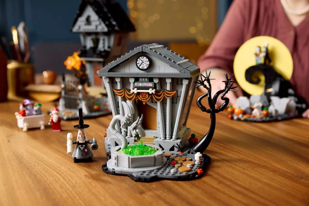 LEGO Ideas 21351 Disney Tim Burton's The Nightmare Before Christmas set, image 7
