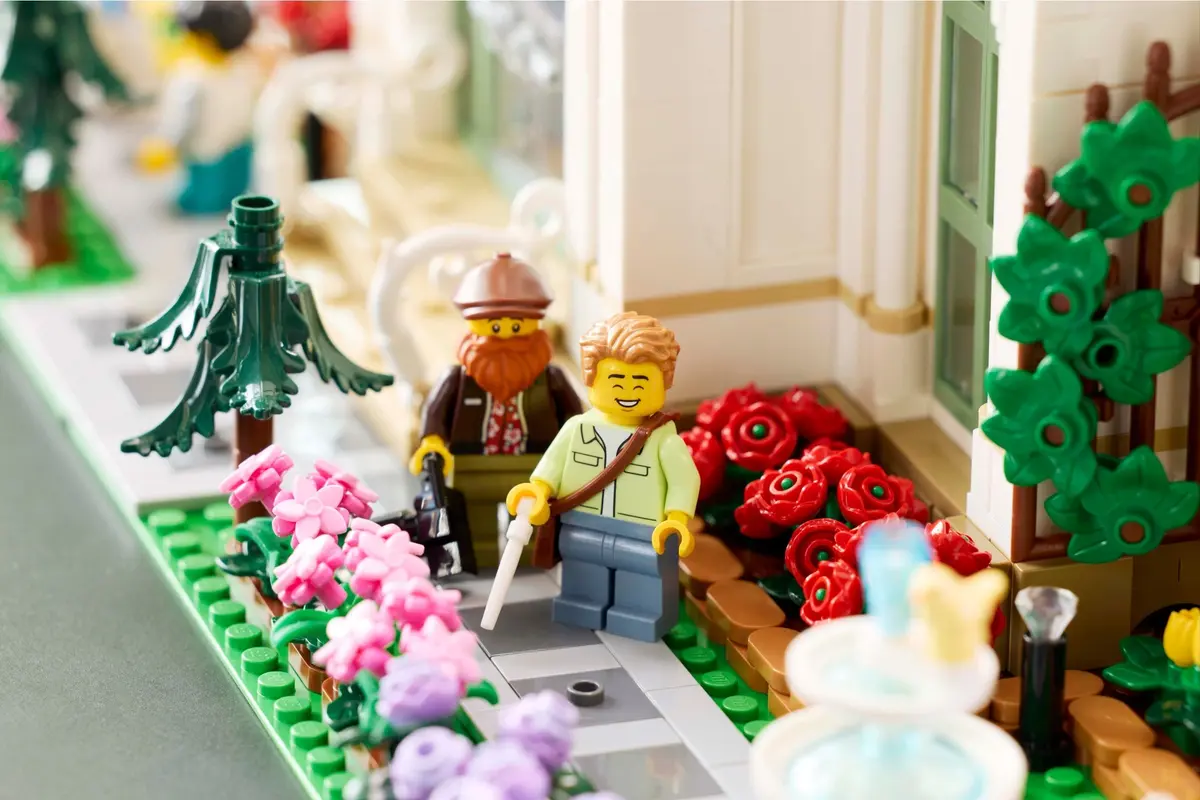 LEGO Ideas 21353 The Botanical Garden set, image 7