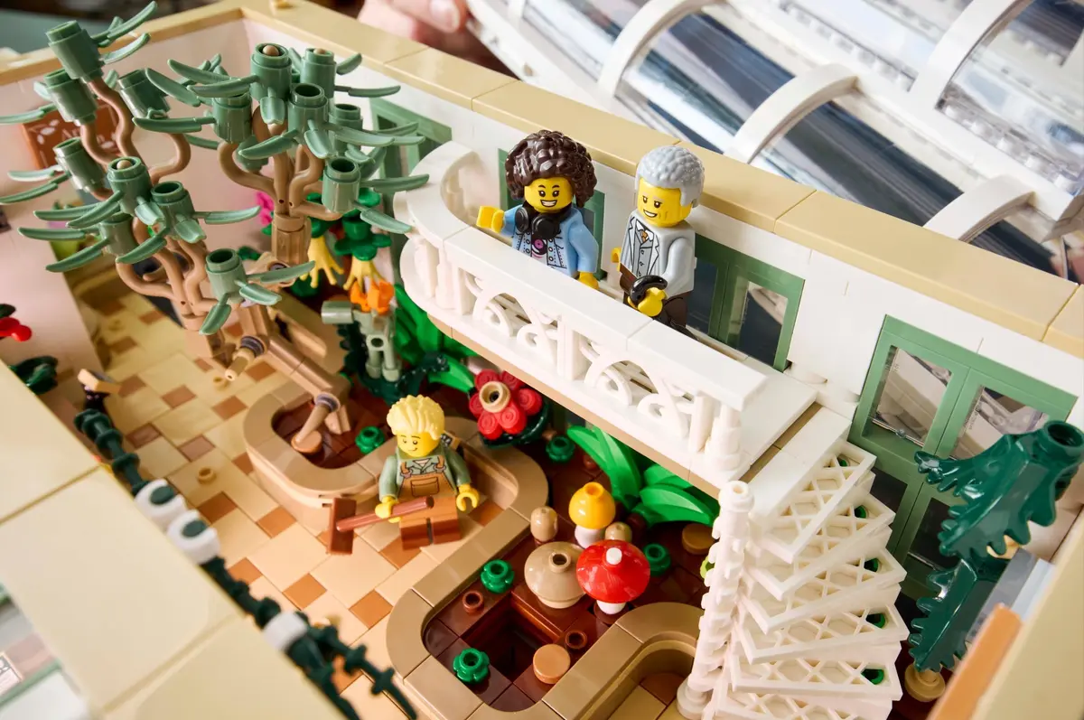 LEGO Ideas 21353 The Botanical Garden set, image 10