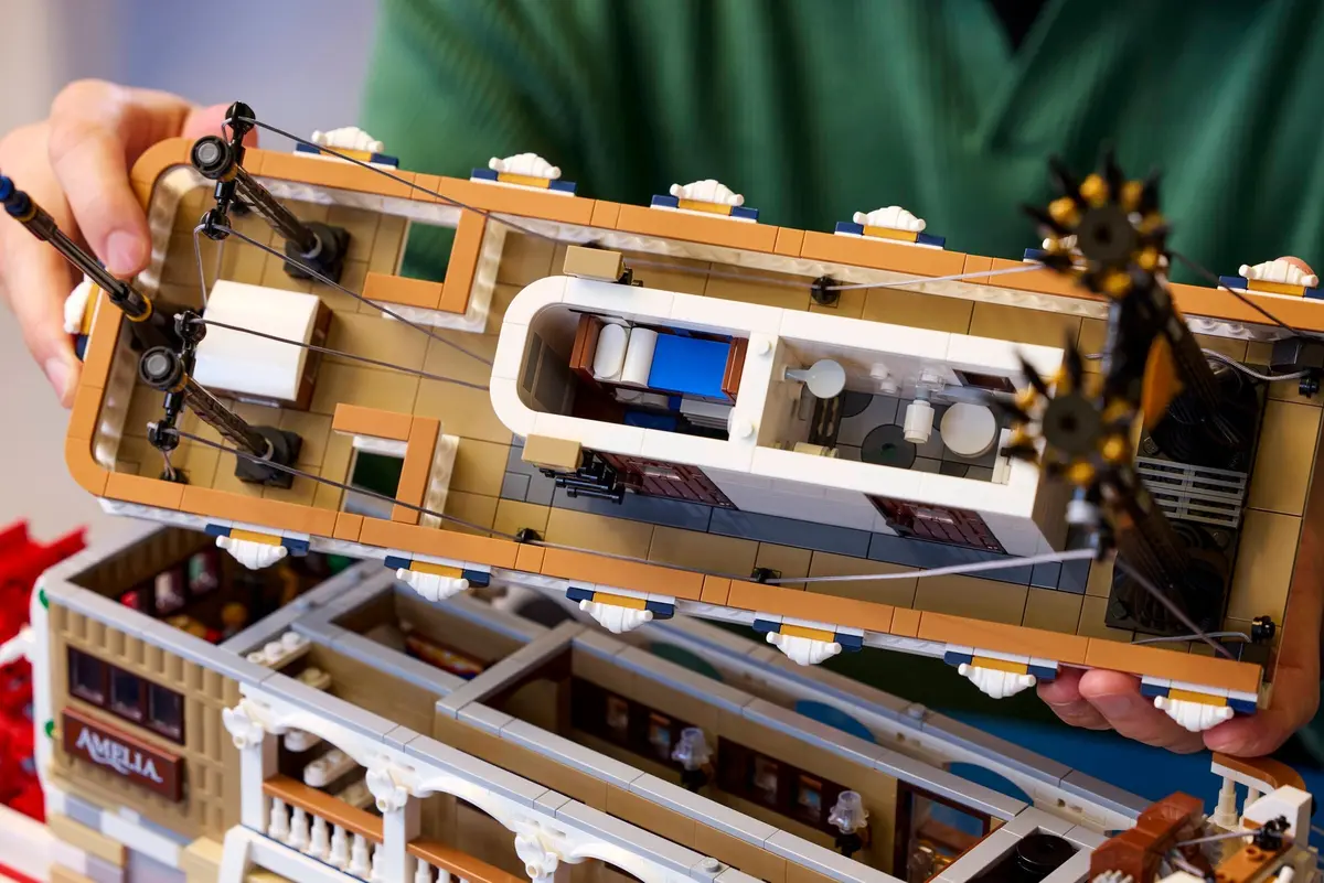 LEGO Ideas 21356 River Steamboat set, image 7