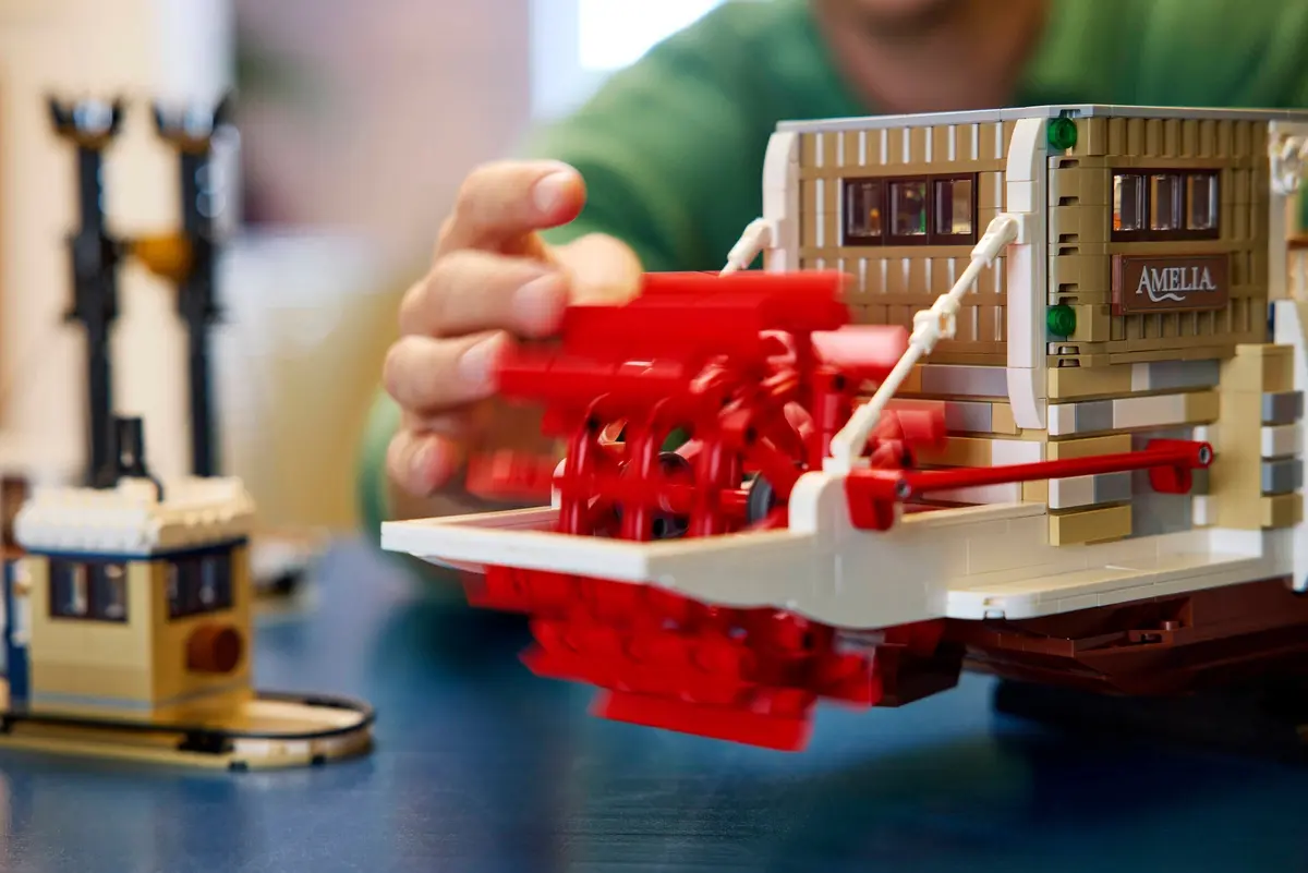 LEGO Ideas 21356 River Steamboat set, image 4