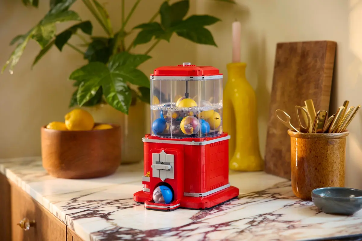 LEGO Ideas 21358 Minifigure Vending Machine set, image 9