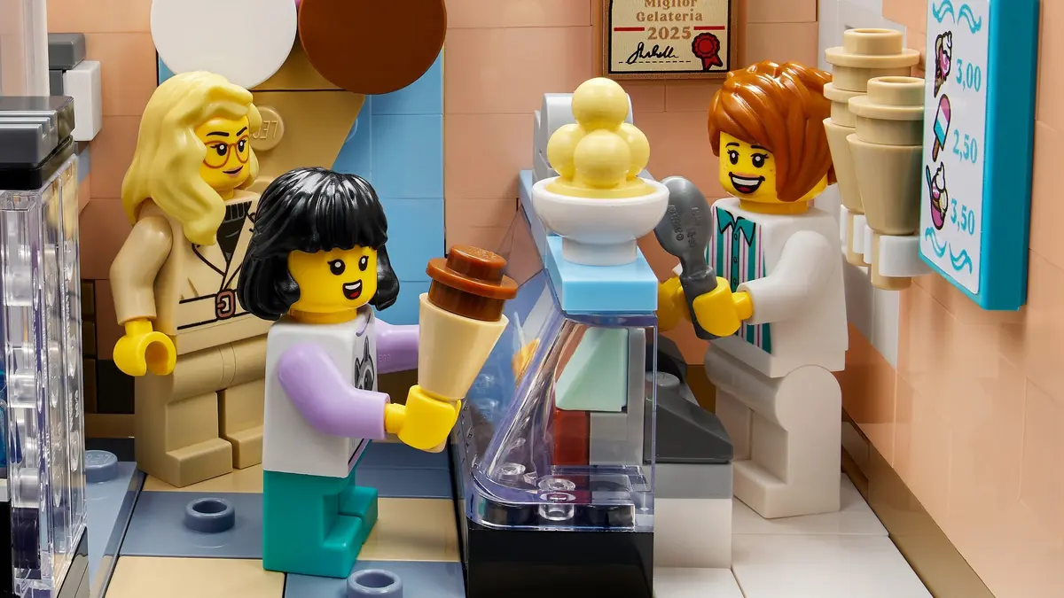 LEGO Ideas 21359 Italian Riviera set, image 15