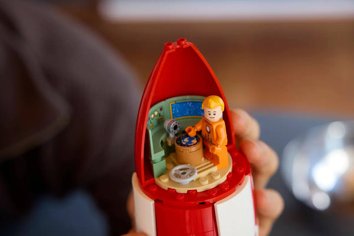 LEGO Ideas 21367 Tintin Moon Rocket set, image 7