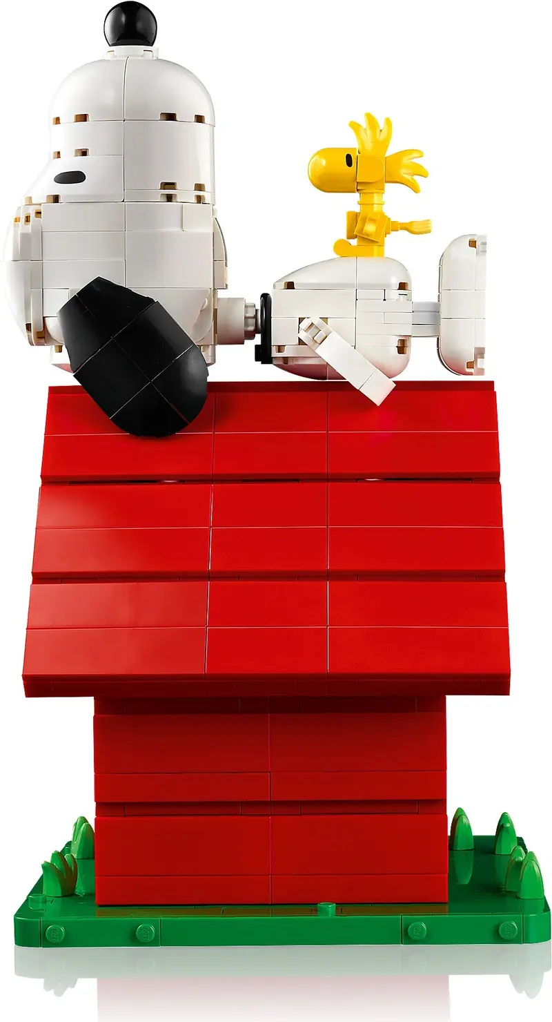 LEGO Ideas 21368 Peanuts: Snoopy's Doghouse set, image 13