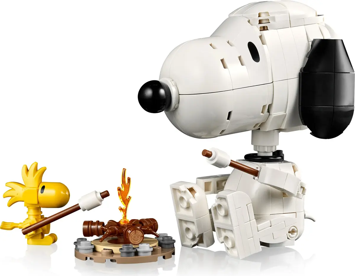 LEGO Ideas 21368 Peanuts: Snoopy's Doghouse set, image 12
