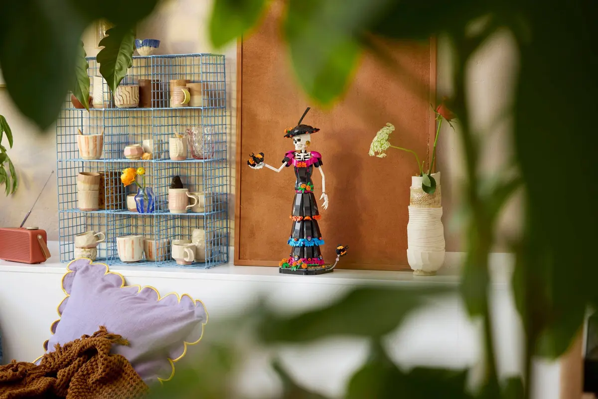 LEGO Ideas 21372 La Catrina set, image 12