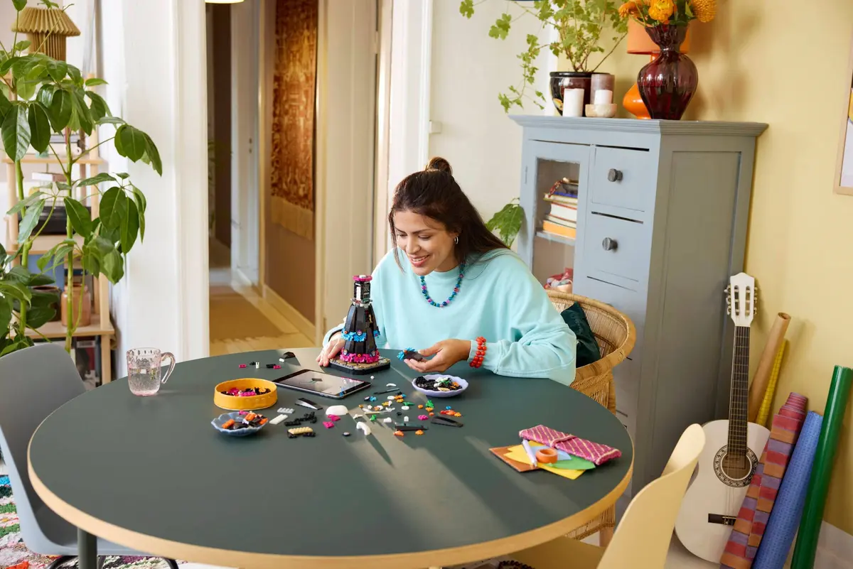 LEGO Ideas 21372 La Catrina set, image 6