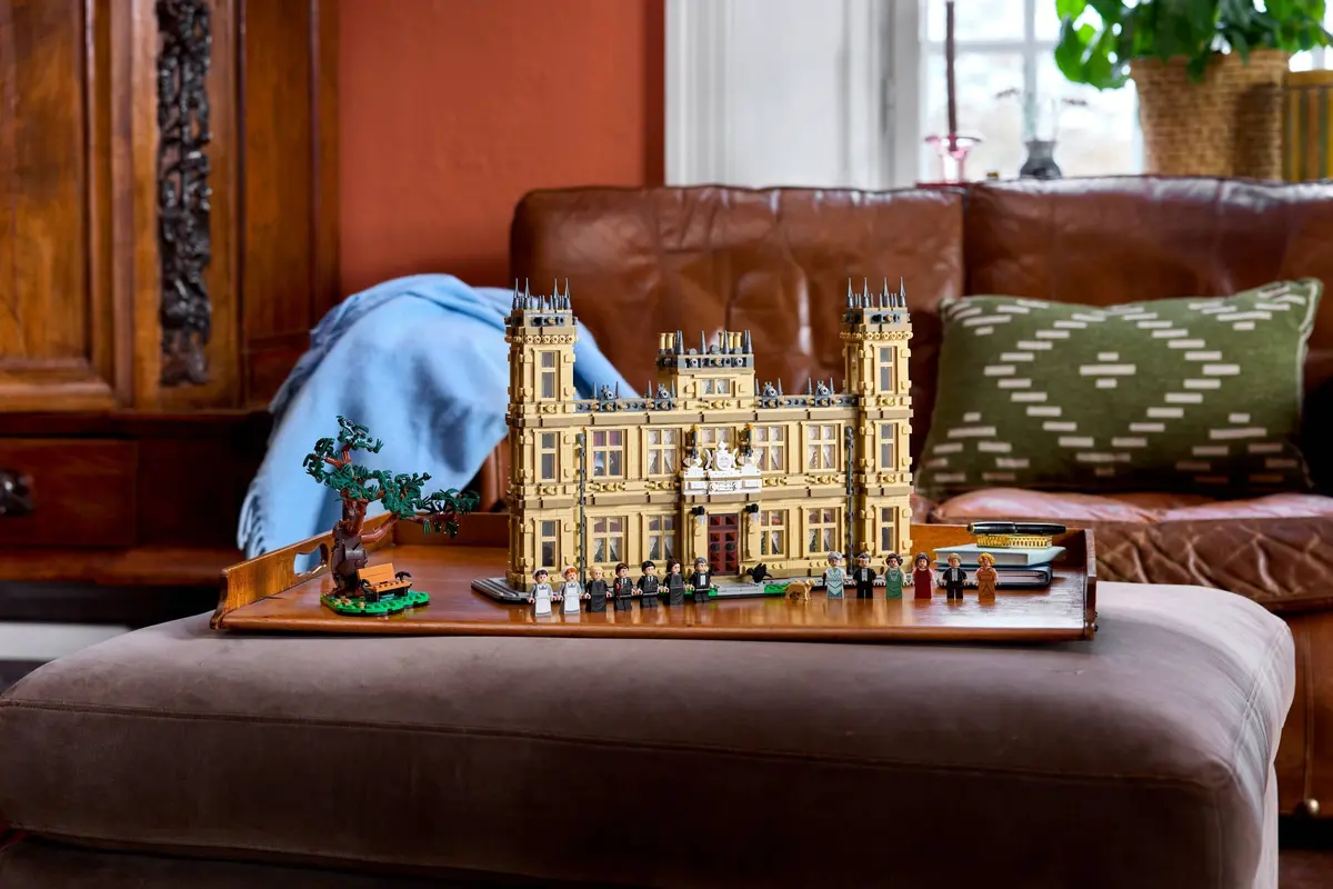 LEGO Ideas 21373 Downton Abbey set, image 16