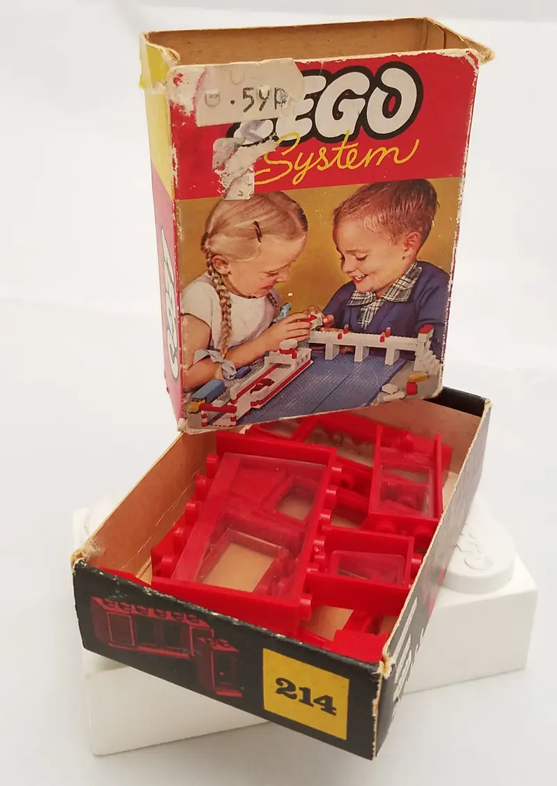 LEGO System 214 Ten Windows and Doors, Red set