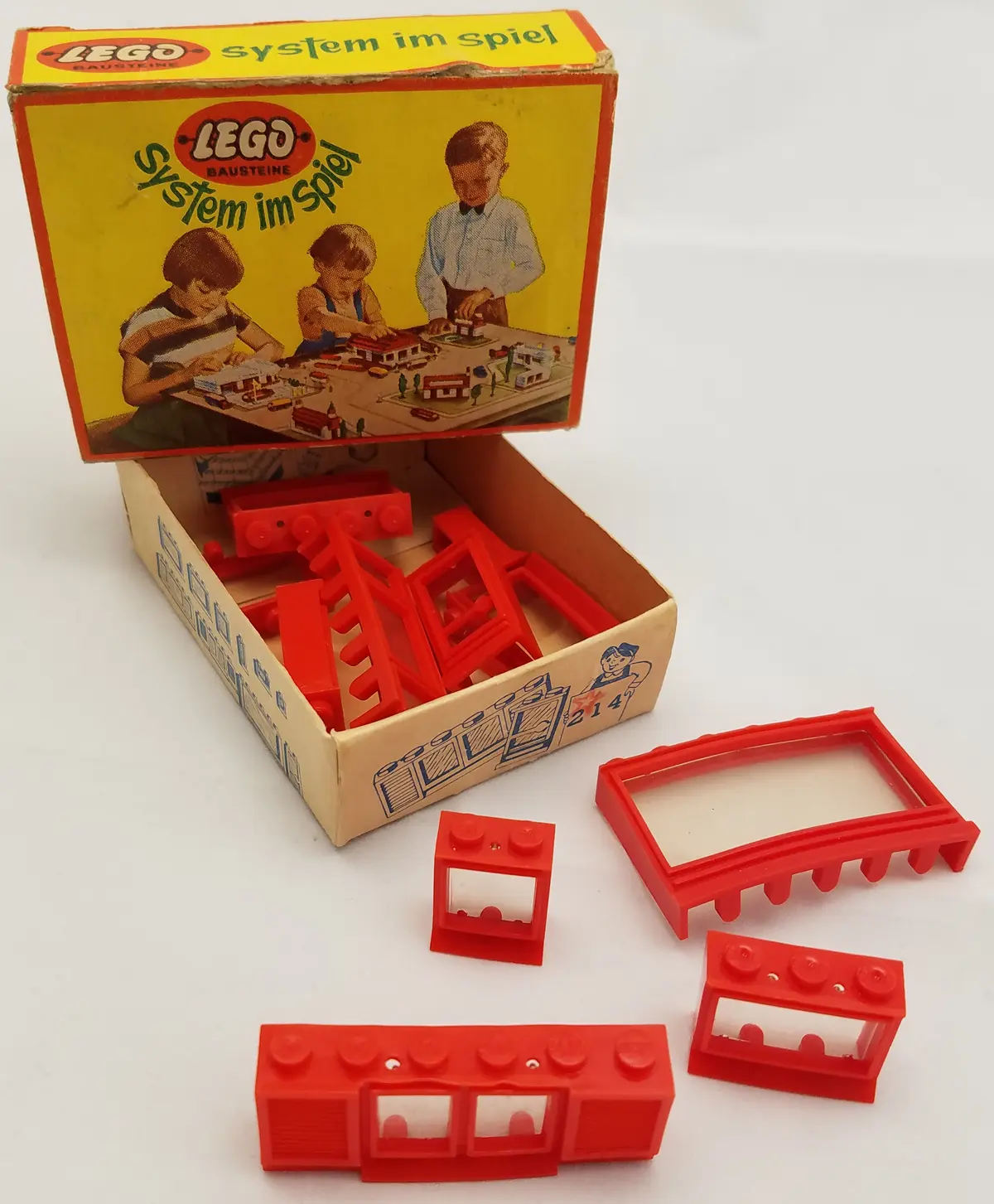 LEGO System 214 Ten Windows and Doors, Red set, image 2