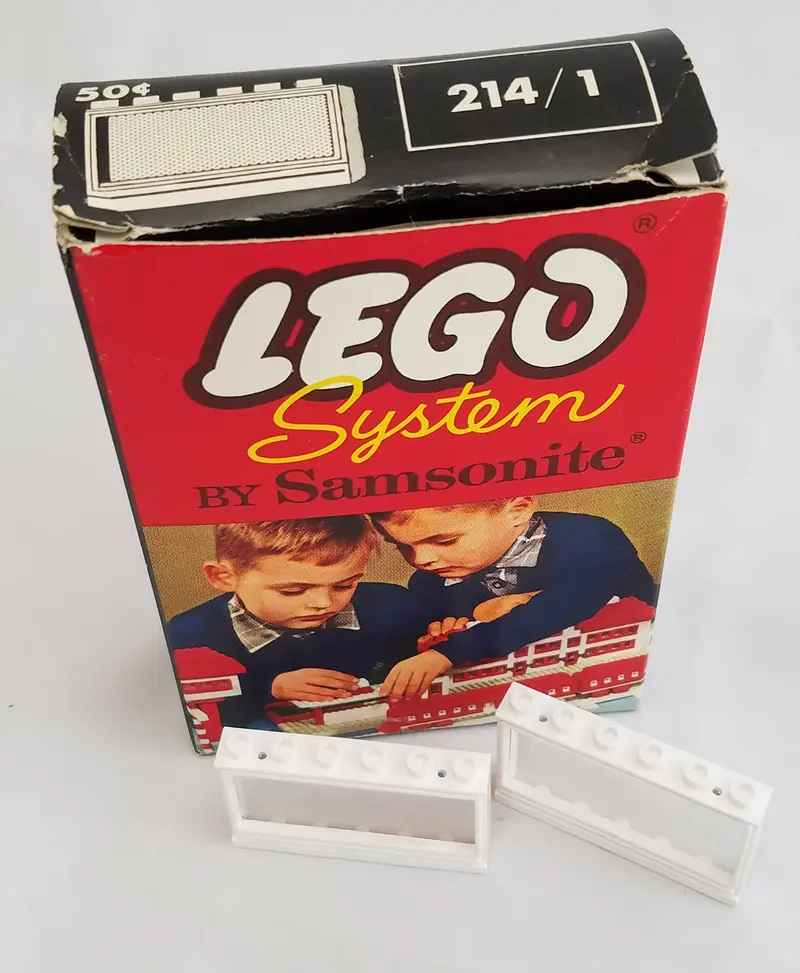 LEGO Samsonite 214_1 1 x 6 x 3 Window with Frame set, image 3