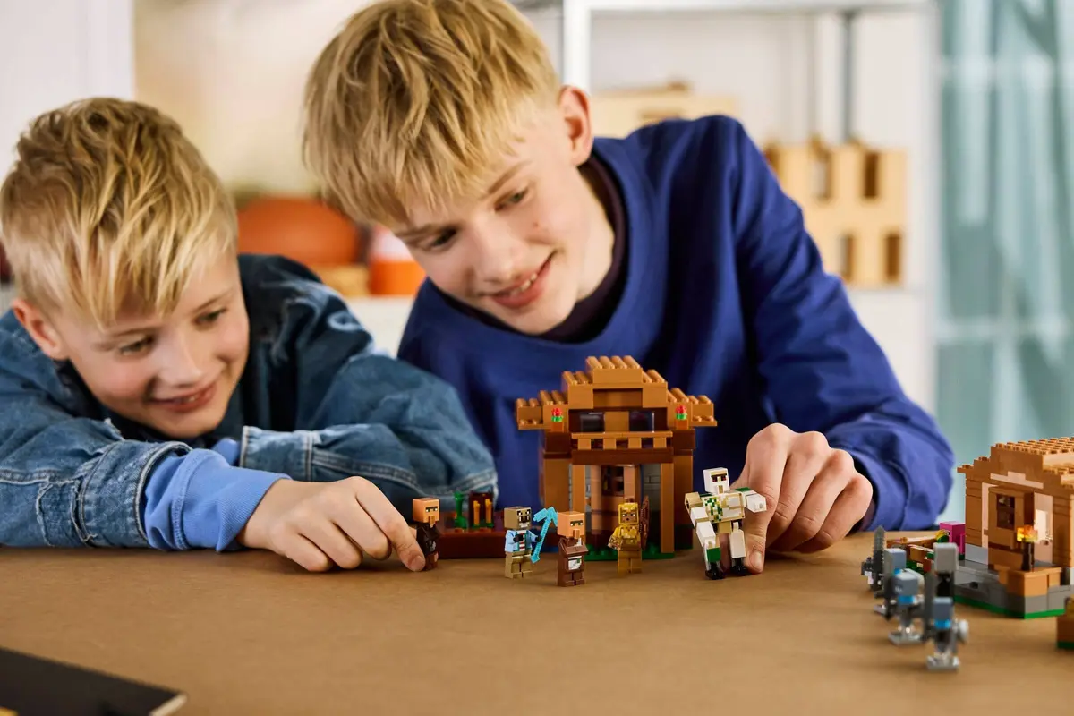 LEGO Minecraft 21596 Evoker Village Attack set, image 7