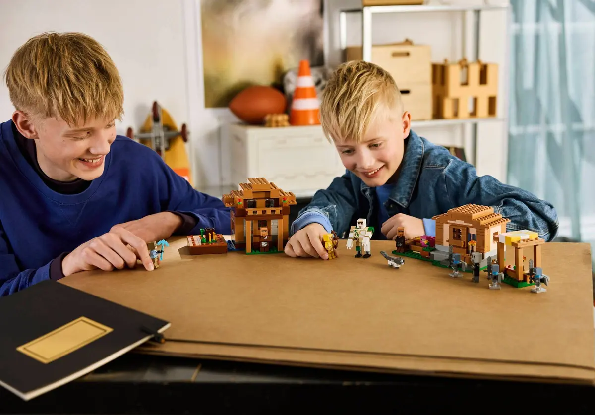 LEGO Minecraft 21596 Evoker Village Attack set, image 6