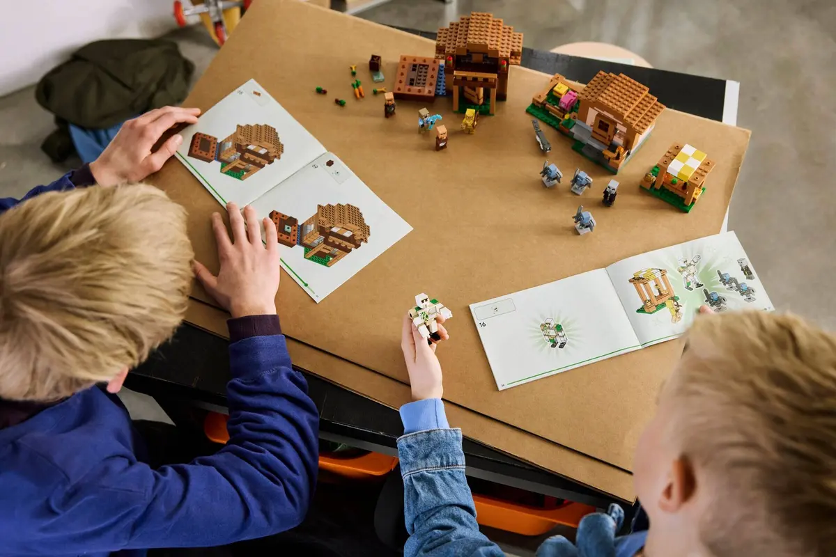 LEGO Minecraft 21596 Evoker Village Attack set, image 8