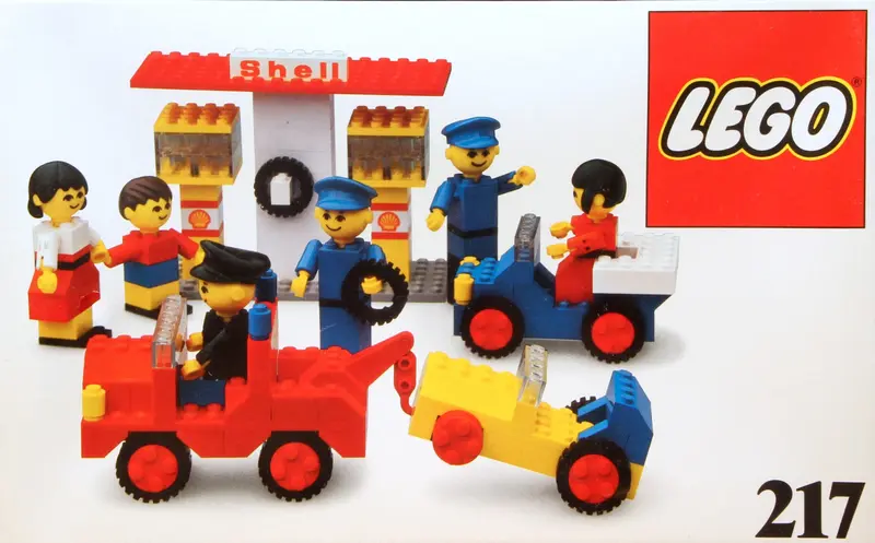 LEGO Building Set with People 217 Service Station set