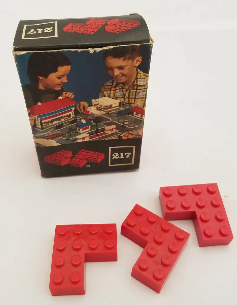 LEGO System 217 4 x 4 Corner Bricks set, image 2