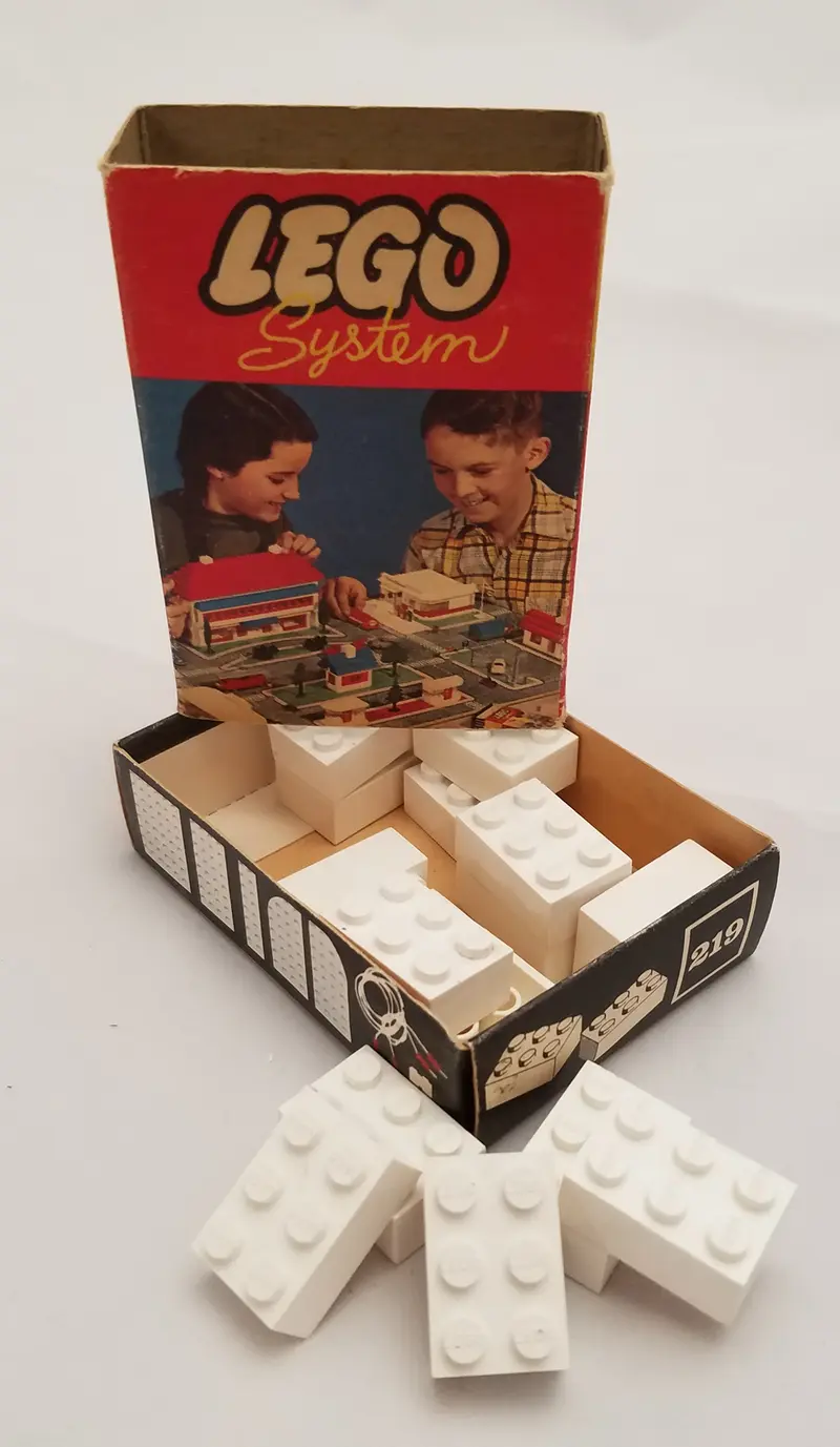 LEGO System 219 2 x 3 Bricks set